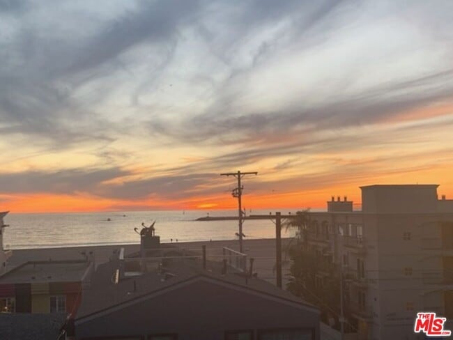 Building Photo - 6400 Pacific Ave Unit 304