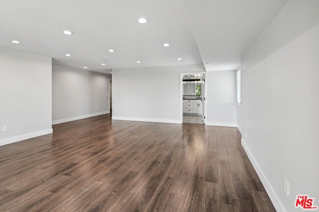 Photo - 819 E La Palma Dr Unit 5