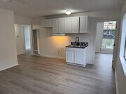 Photo - 423 E 82nd St