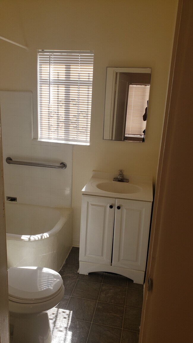 Photo - 342 W 52nd Pl Unit 342