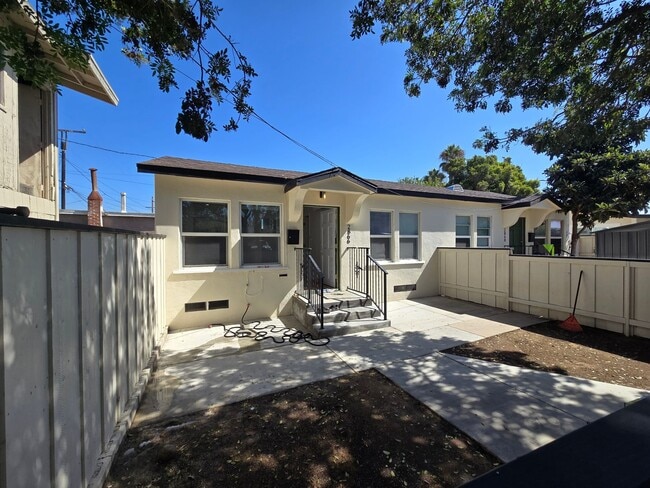 Building Photo - 2866 Unit 2866