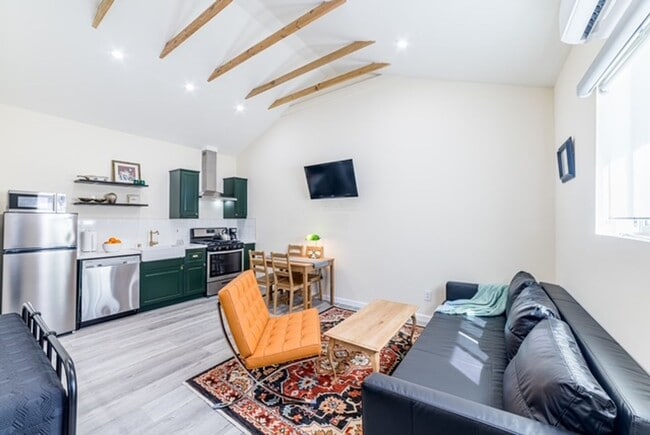 Photo - Newly Renovated Guest House Studio in Granada Hills! Unit 10527