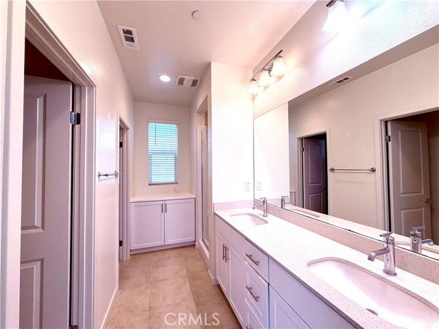 Building Photo - 148 Stage