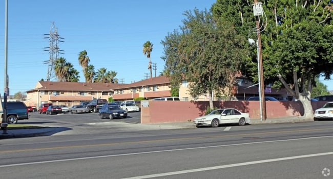 Building Photo - 8661 Wilbur Ave Rental