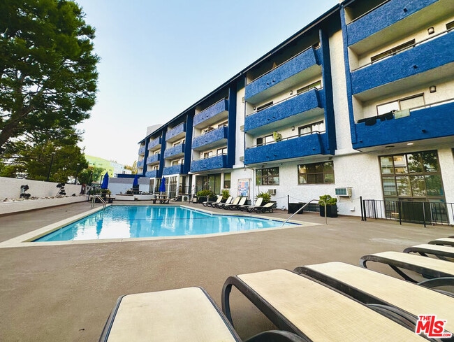 Building Photo - 10982 Roebling Ave Unit 466