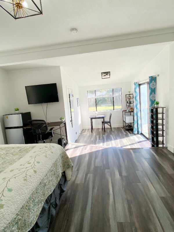 Building Photo - 416 N Lee Ave