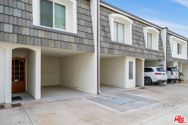 Photo - 11942 Whitewater Ln