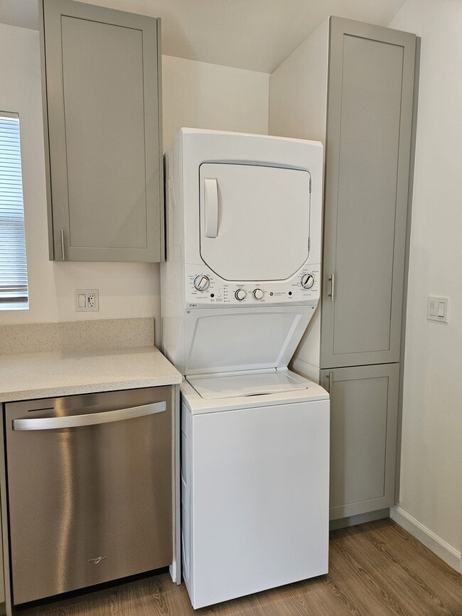 Photo - 3172 1/2 Farnsworth Ave