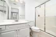 Photo - 648 W 1st St
