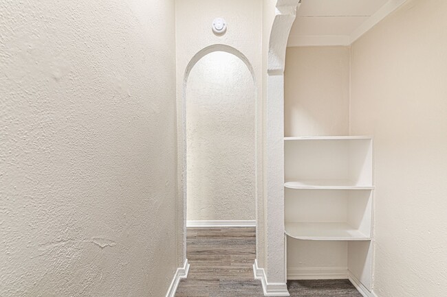 Photo - 1324 N Peterson Ave Unit 10