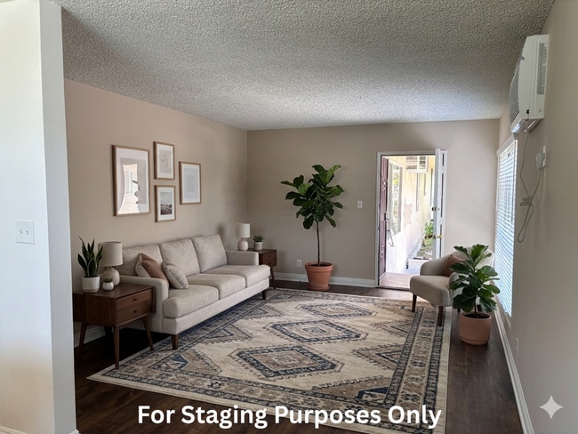 Photo - 3104 Montrose Ave Unit 6