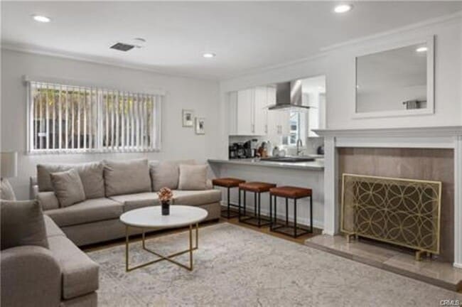 Photo - 22335 Kittridge St