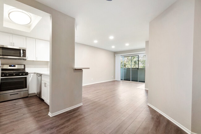 Photo - Laurel Canyon, 4500