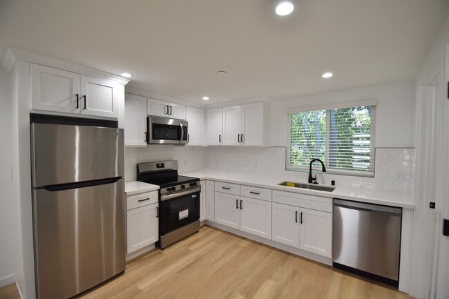 Photo - 14830 Dickens St Unit 14834 1/2