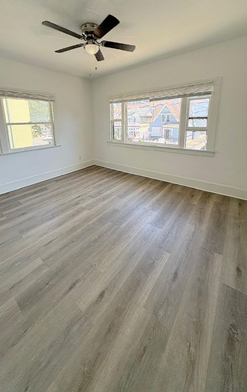 Photo - 433 W 4TH St