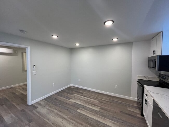 Photo - 312 S. Willaman Drive