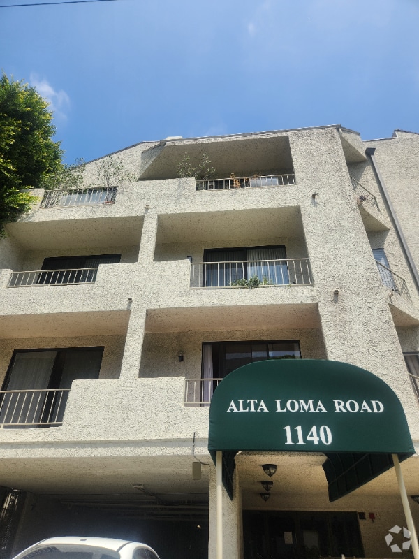 Building Photo - 1140 Alta Loma Rd Rental