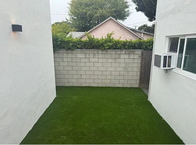 Photo - 331 W Windsor Rd Unit 5