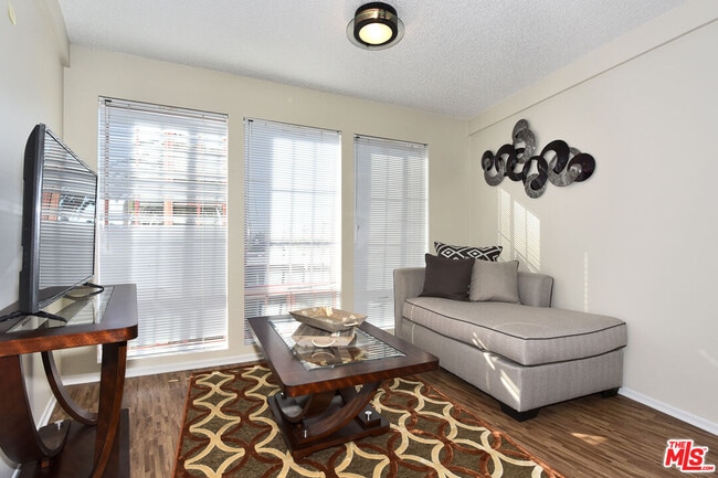 Photo - 3600 Bagley Ave Unit 312