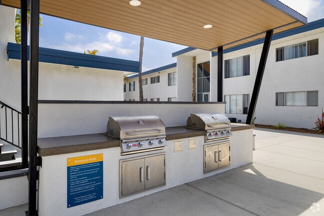 Building Photo - State