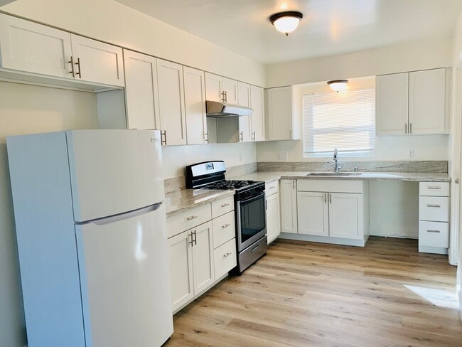 Photo - LVW Unit 8838 Lakeview Road A