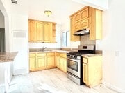 Photo - Charming front house 2b/d 2 b/a