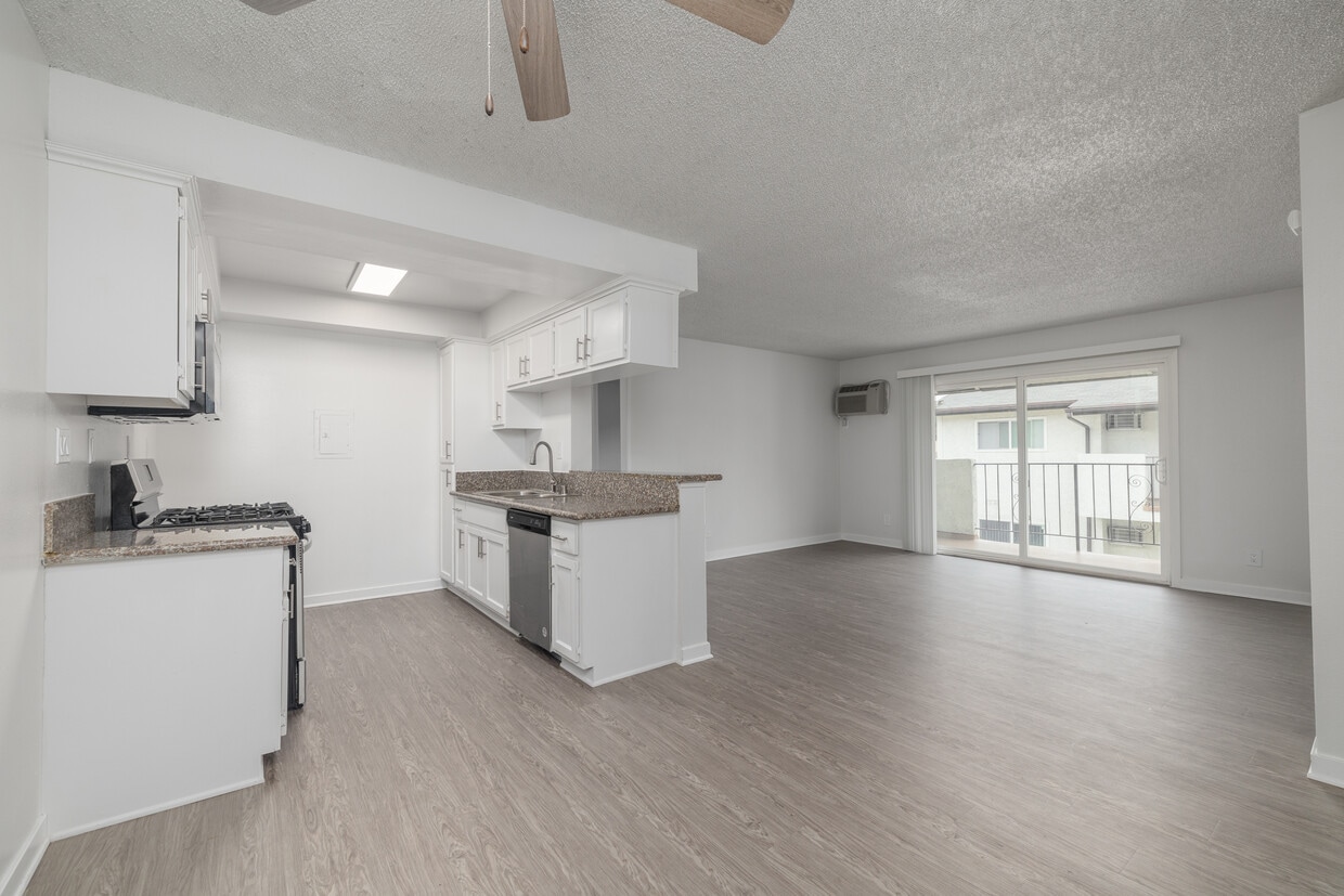 3D Tour - 15327 Woodruff Pl Apartments