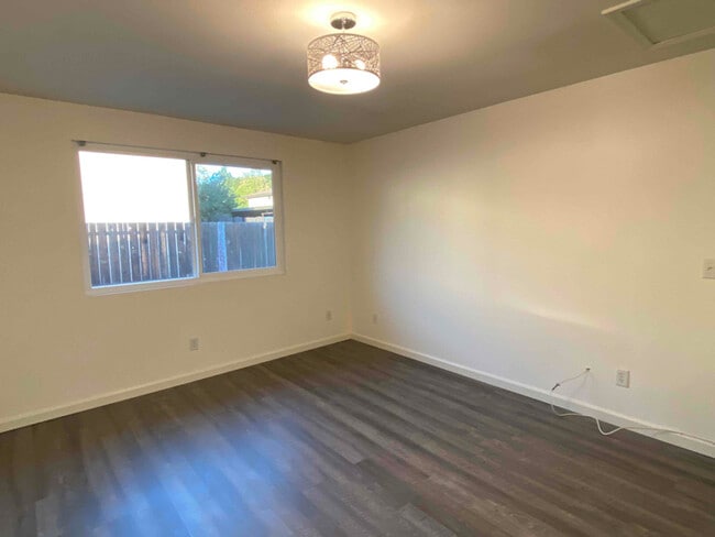 Photo - 530 2nd Pl Unit D