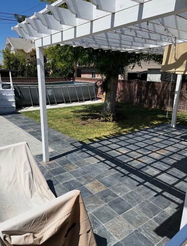 Photo - 4177 Halldale Ave