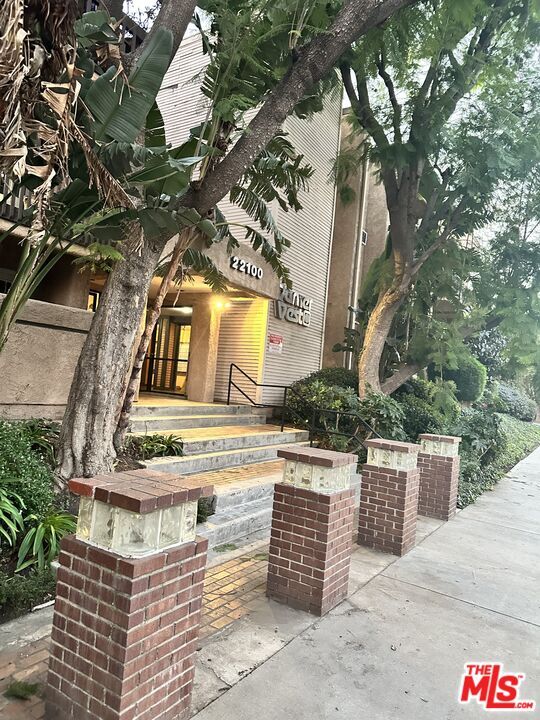 Photo - 22100 Burbank Blvd Unit 301A