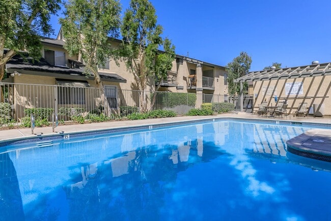 Building Photo - Mountain Creek Apartments