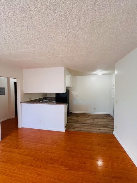 Photo - 1260 Beachwood Dr