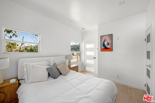 Photo - 117 W Channel Rd Unit 121