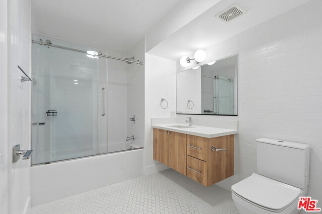 Photo - 16100 Sunset Blvd Unit 105