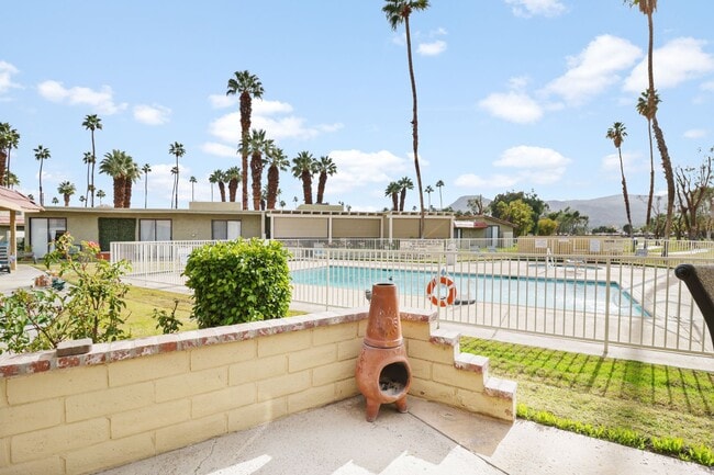 Building Photo - Charming Cathedral City Condo with Territorial Views