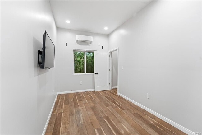 Photo - 5702 Donna Ave