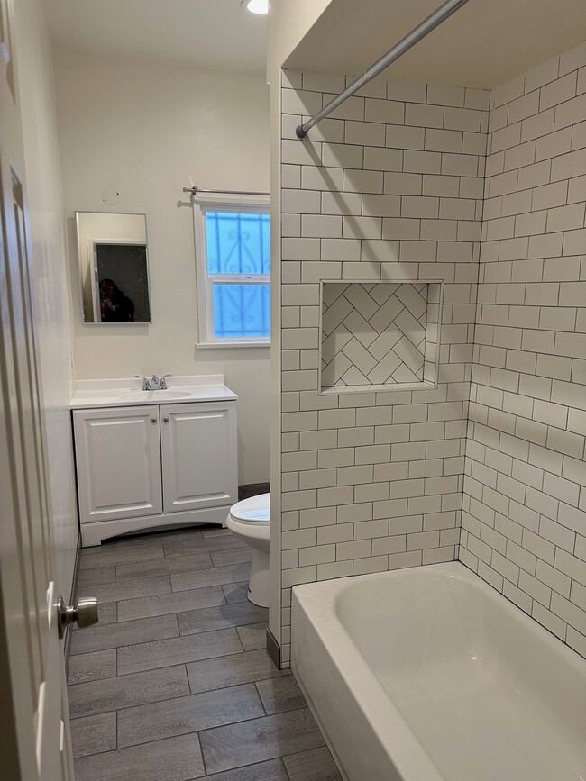 bathroom - 1038 W 84th Pl Unit 1040.5