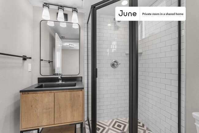 Photo - Room in Shared 5 bed/5 bath home Unit E