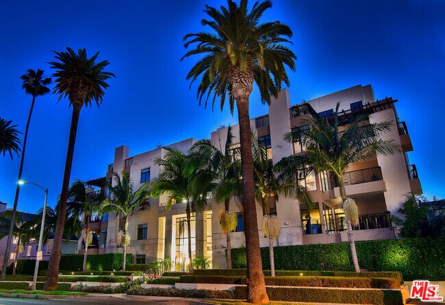 Building Photo - 447 N Doheny Dr Unit 302 Rental