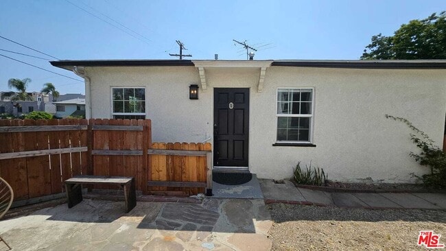 Photo - 2615 Edgehill Dr