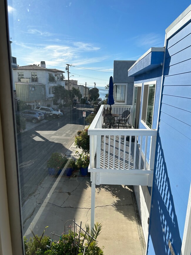 Photo - 441 36th St Unit upper