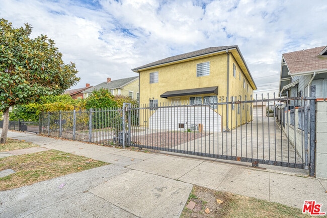 Building Photo - 1224 S Crenshaw Blvd