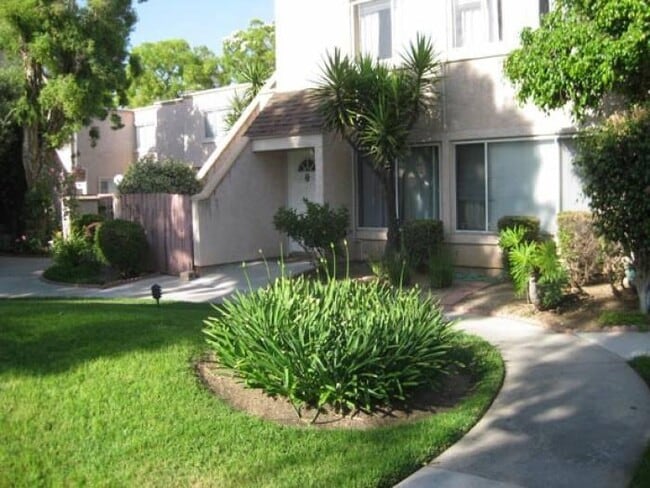 Building Photo - Beautiful 4 Bedroom 2 1/2 Bathroom Northridge Two-Story Condo, Ready for Move-In! Unit F