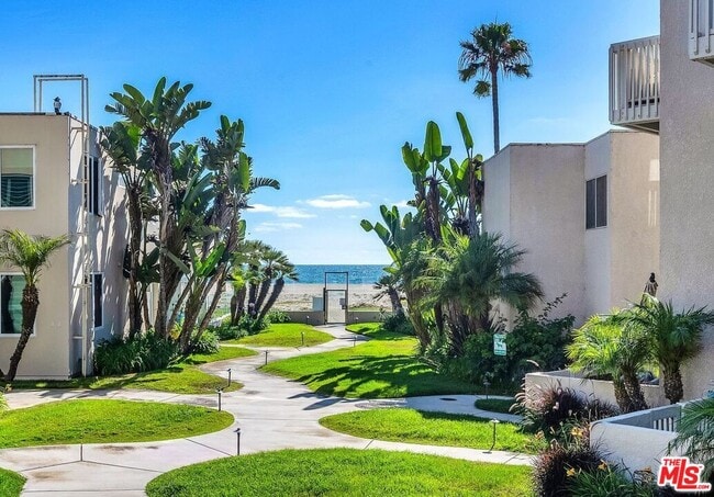 Building Photo - 7301 Vista Del Mar Unit A104