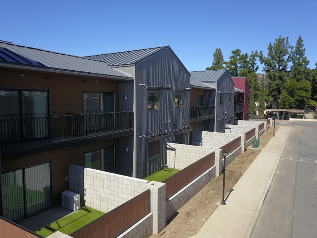 Building Photo - 34384 Yucaipa Blvd Rental
