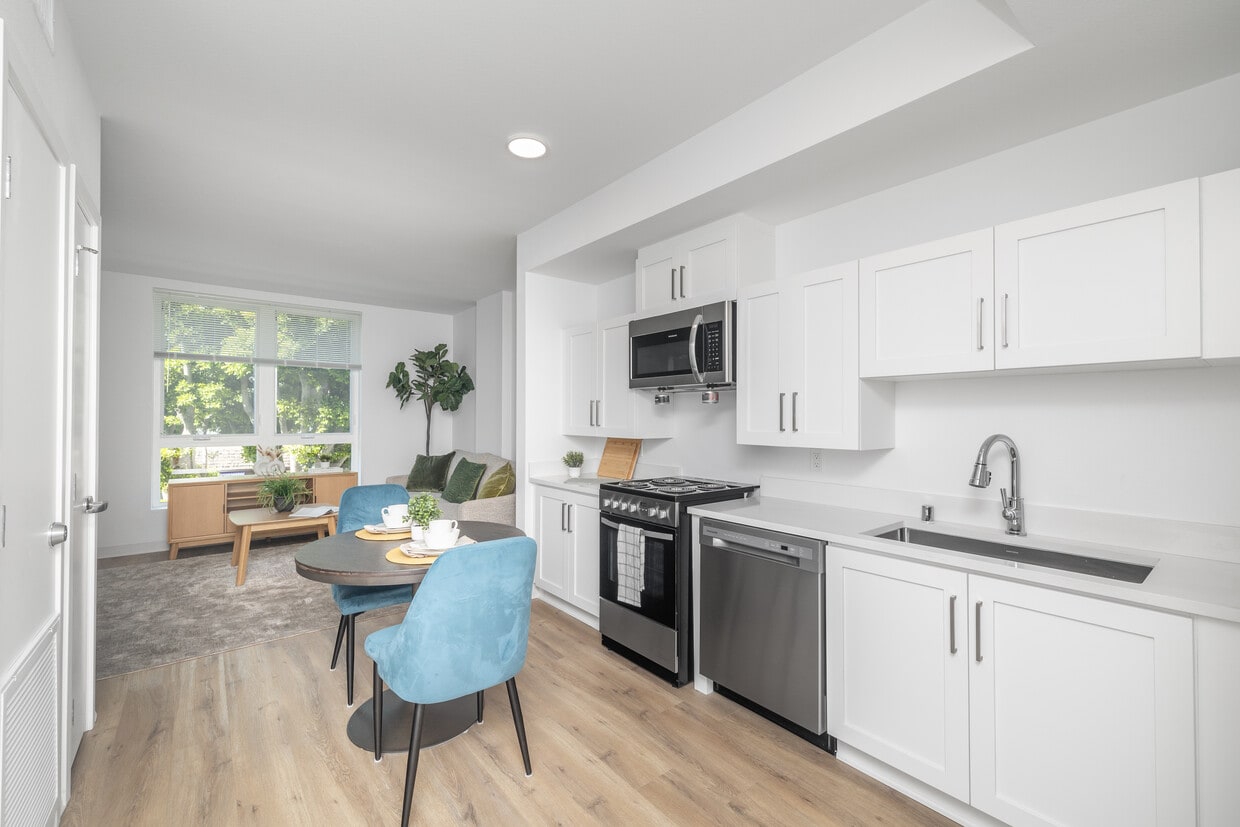 3D Tour - 1999 West 3RD Street