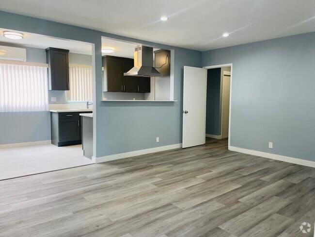 Building Photo - 720 Silver Lake Blvd Rental