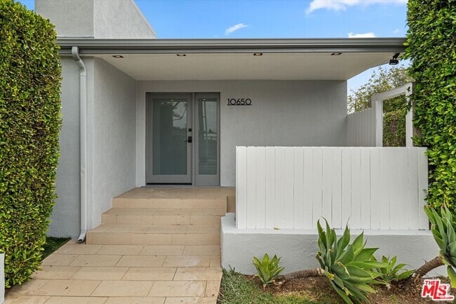 Building Photo - 10650 Putney Rd Rental
