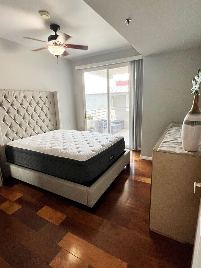 Beautiful 1 Bed/1 Bath Fully Furnished Lig... - Beautiful 1 Bed/1 Bath Fully Furnished Lig... Condo Unit 329