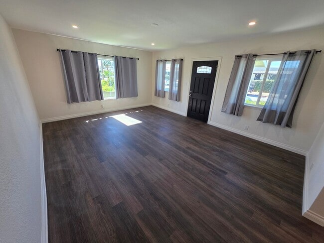 Photo - JUST LIKE NEW